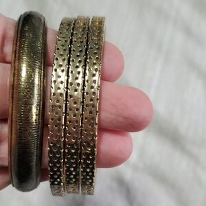 🌺 3 / $45 Gold Tone Bangle Bracelet Set